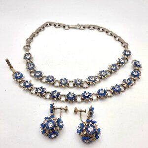 Vintage Midcentury silver tone with Blue Resin flowers necklace